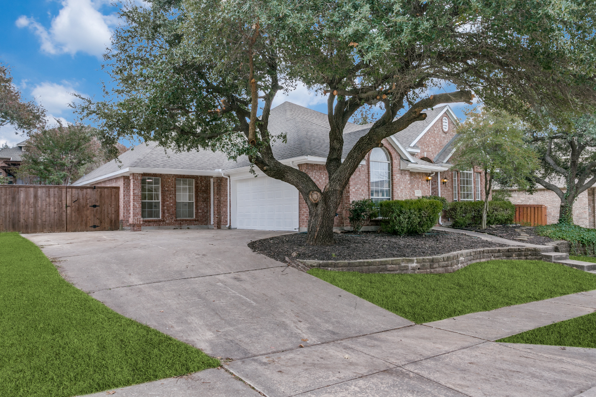 Spacious Fully Furnished 4BR 2.5 BA Home With Office And Fenced Yard - Photo 1