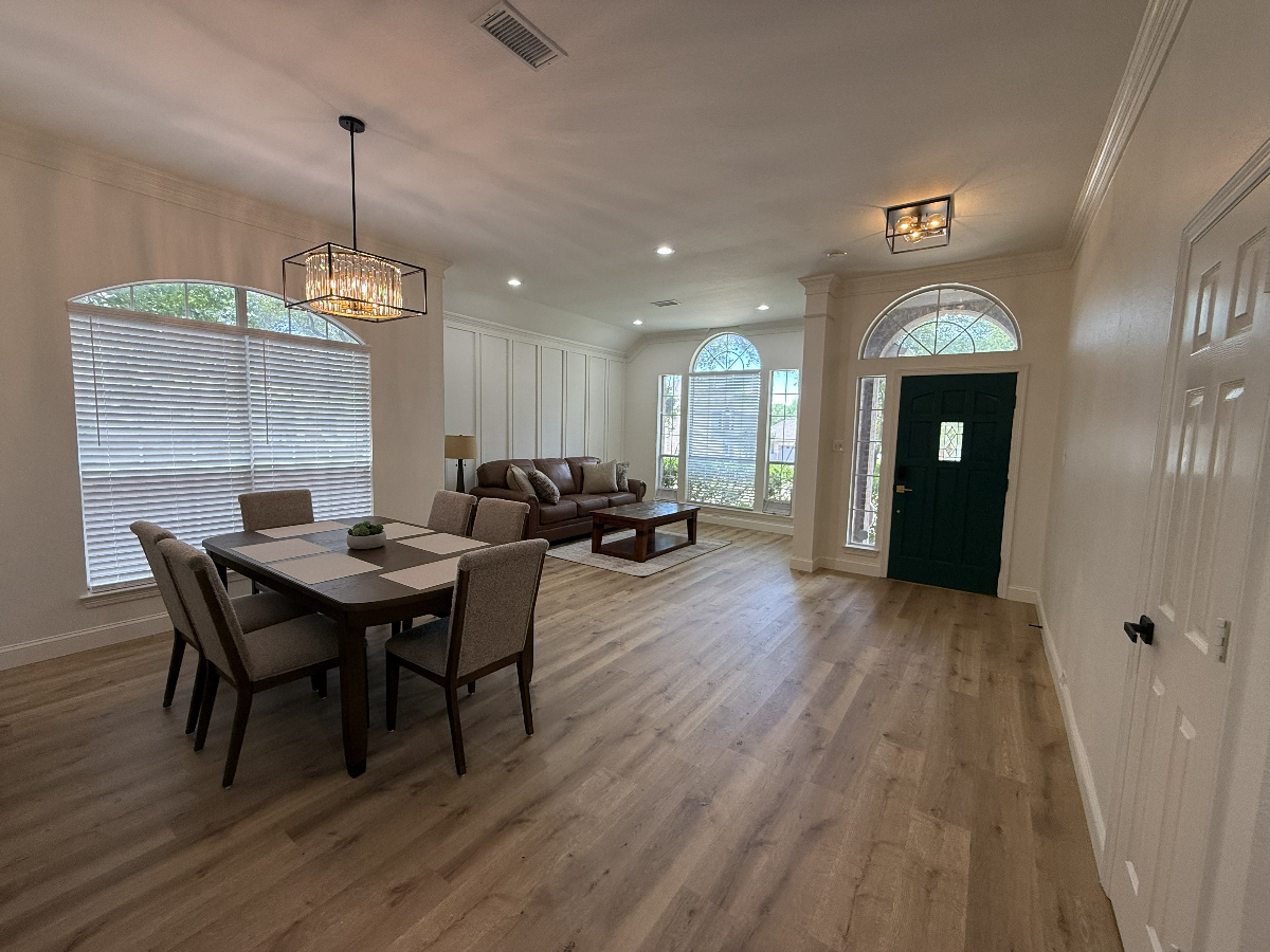 Spacious Fully Furnished 4BR 2.5 BA Home With Office And Fenced Yard - Photo 4