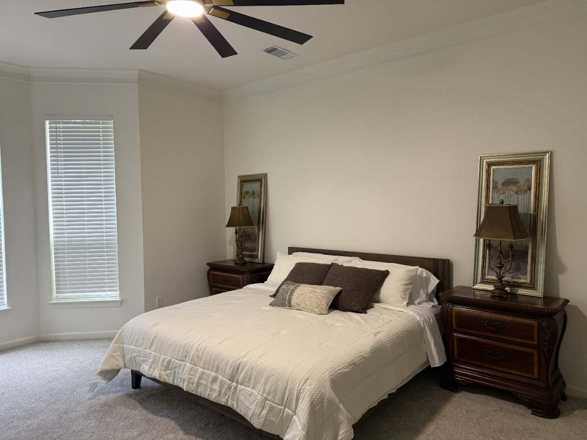 Spacious Fully Furnished 4BR 2.5 BA Home With Office And Fenced Yard - Photo 10