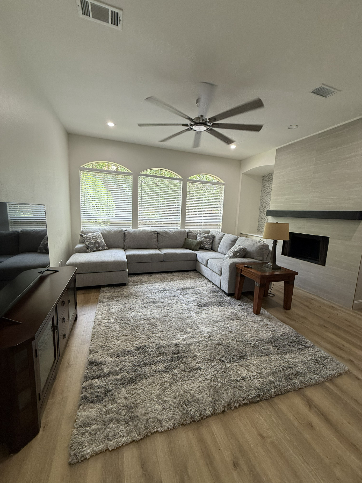Spacious Fully Furnished 4BR 2.5 BA Home With Office And Fenced Yard - Photo 5