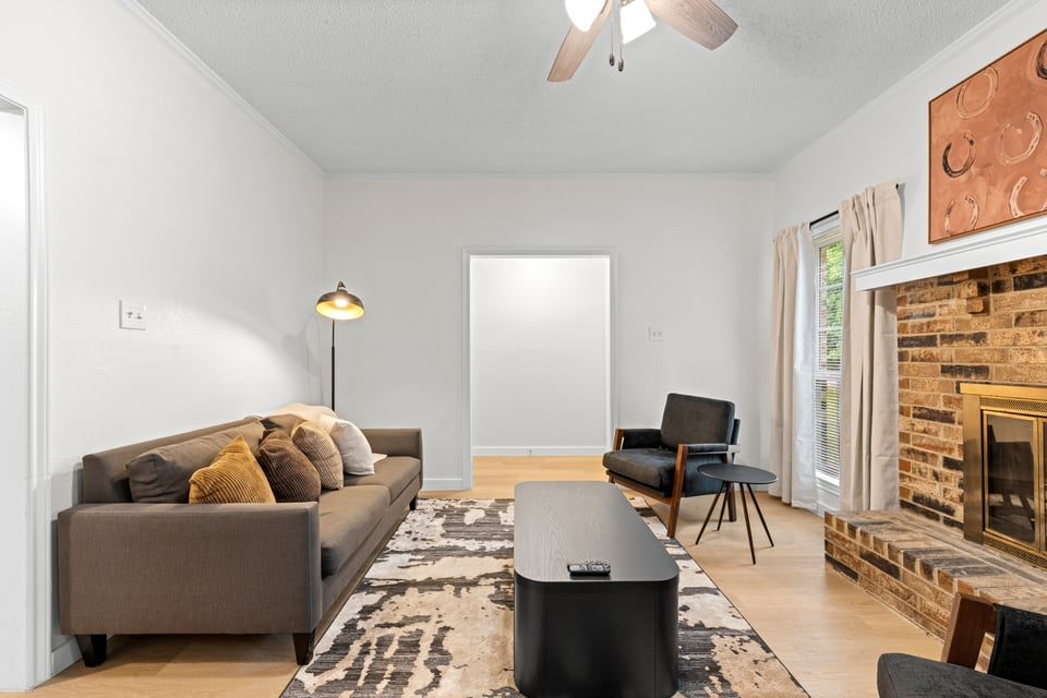 Elevated 3BR Home in Irving Fenced Yard | Pets OK - Photo 4