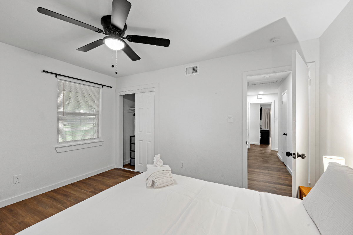 Beautiful 3BR Retreat in Irving Pets Welcome - Photo 2