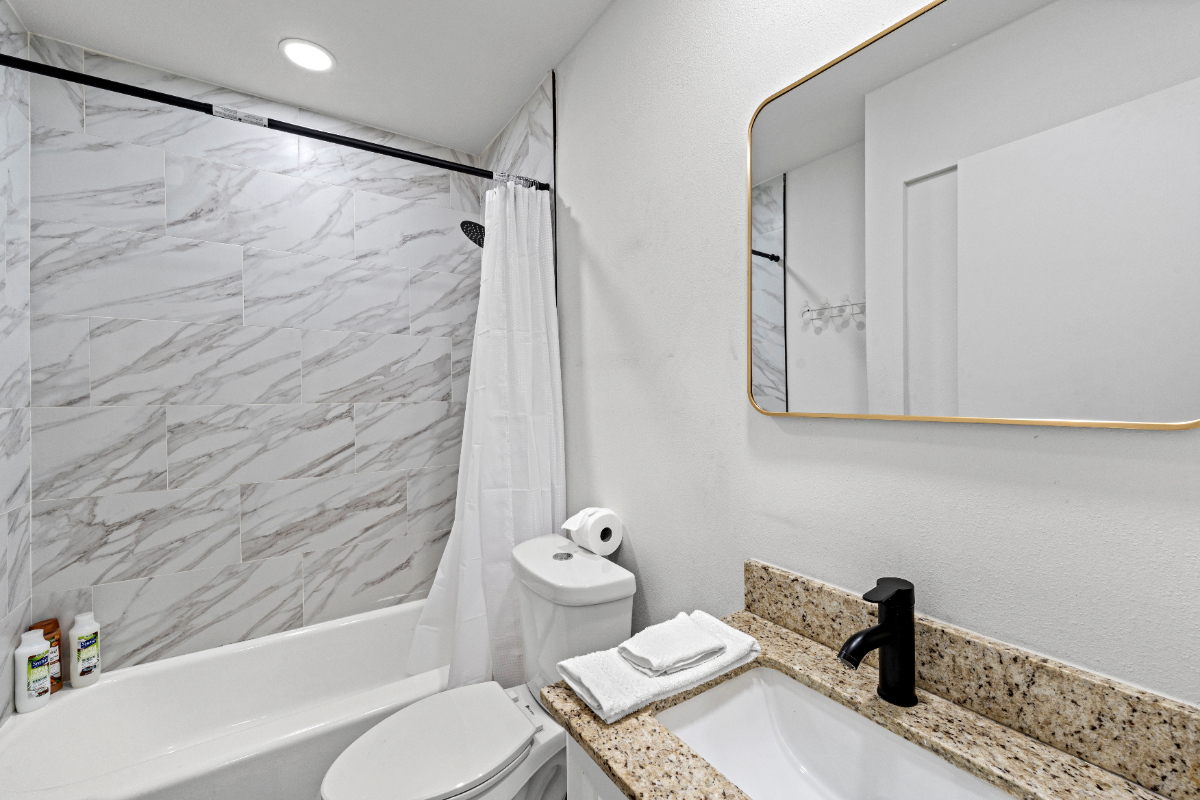 Beautiful 3BR Retreat in Irving Pets Welcome - Photo 3