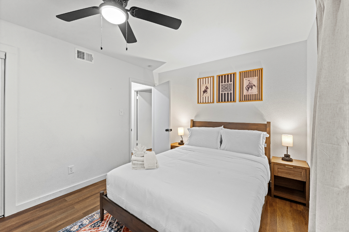 Beautiful 3BR Retreat in Irving  Pets Welcome - Photo 6