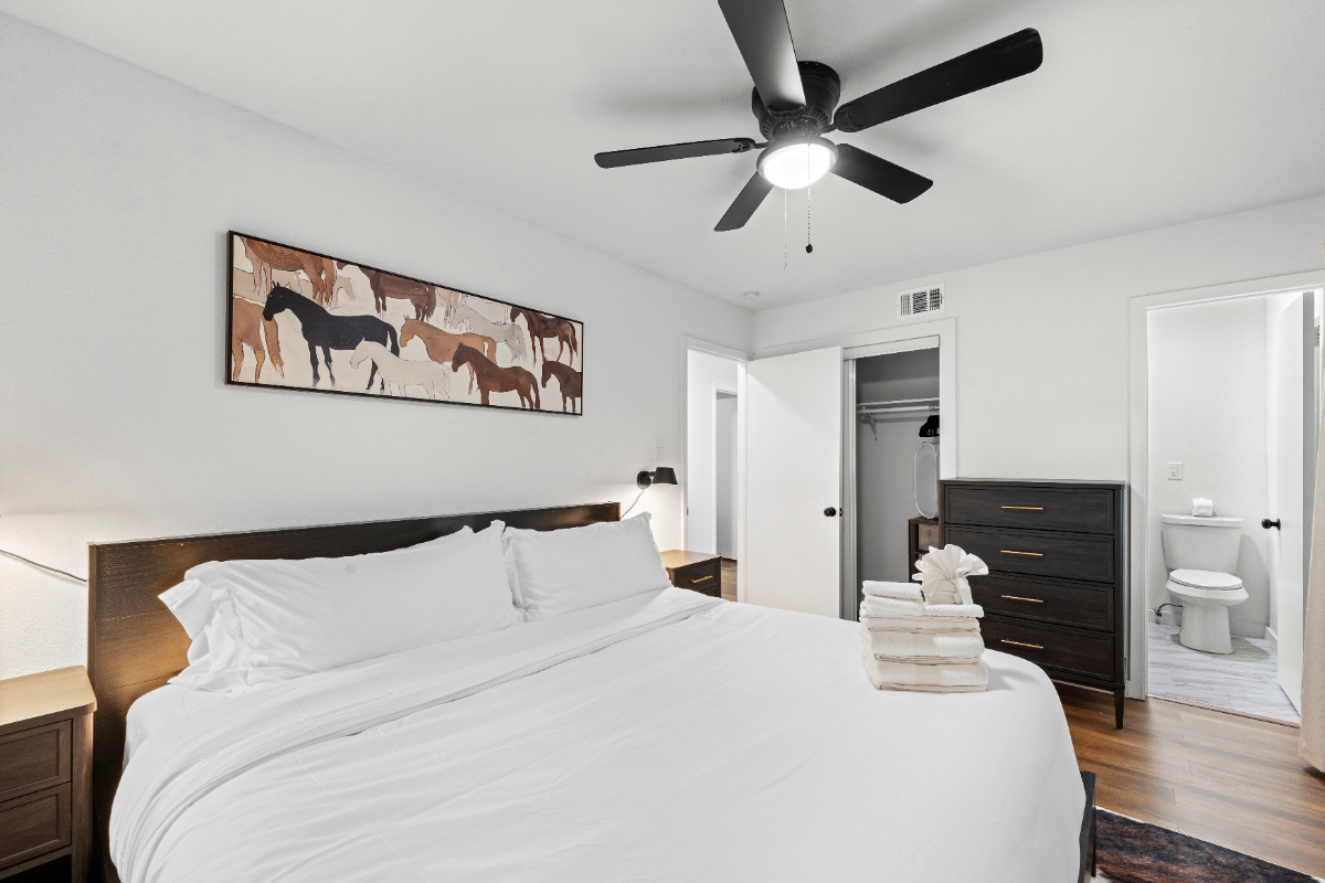 Beautiful 3BR Retreat in Irving  Pets Welcome - Photo 9