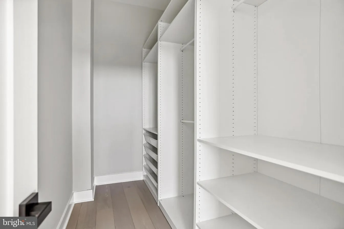 New Luxury 3BR - Rooftop - Office - Photo 8