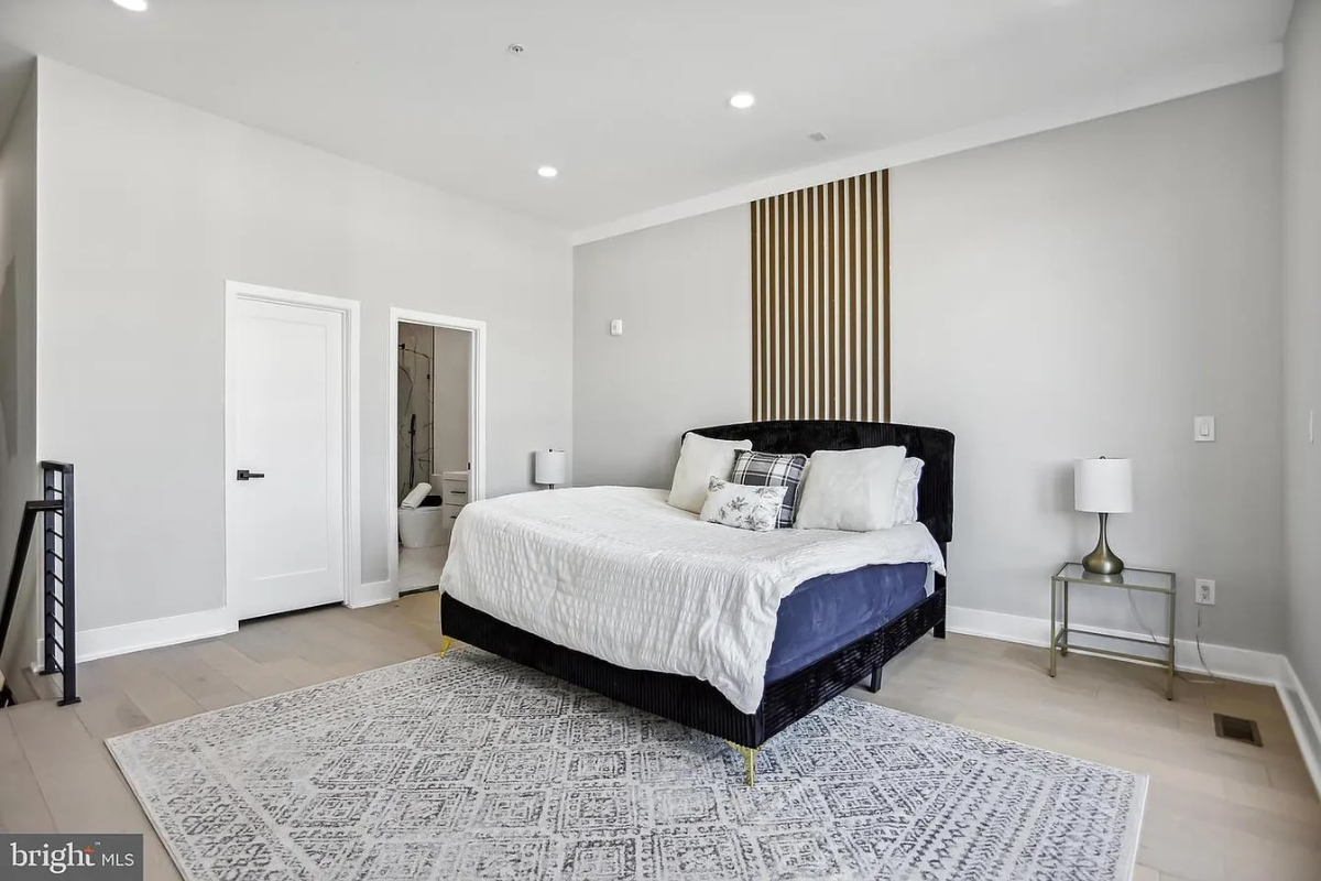 New Luxury 3BR - Rooftop - Office - Photo 6