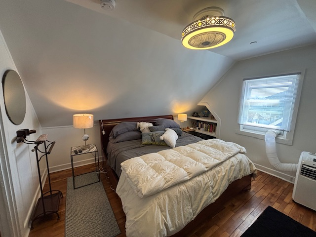 European Style Loft with King Size Sleigh Bed - Photo 6