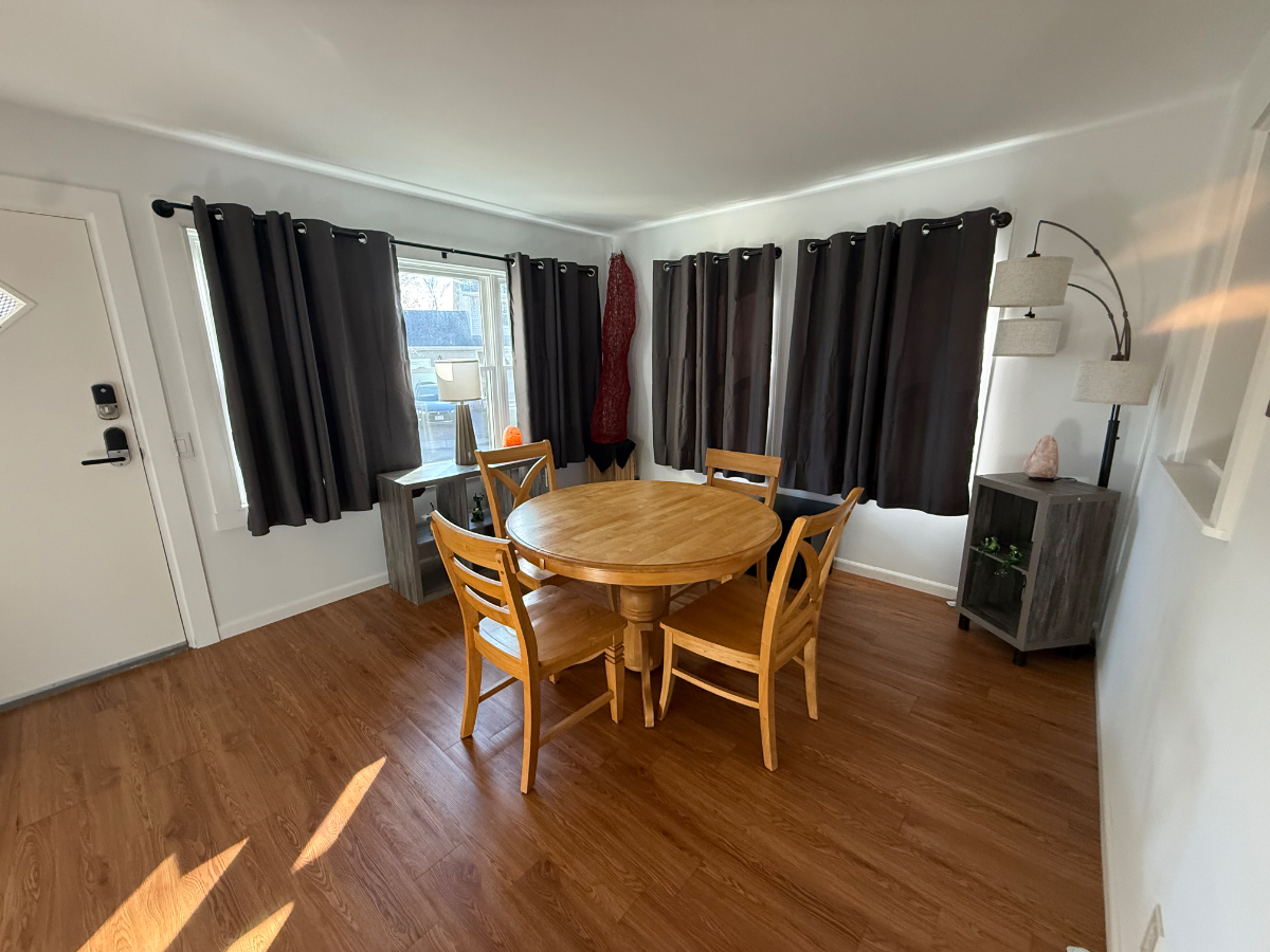 Prime 2BR/1BA Next to the Park Walk, minutes from Strong Memorial Hospital and a quick drive to RIT.