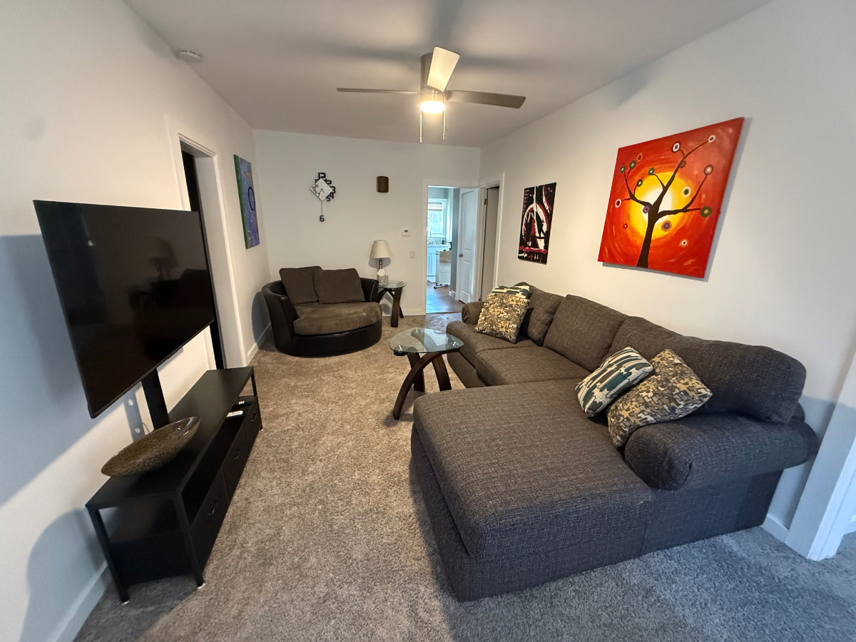 Prime 2BR/1BA Next to the Park Walk, minutes from Strong Memorial Hospital and a quick drive to RIT. - Photo 2