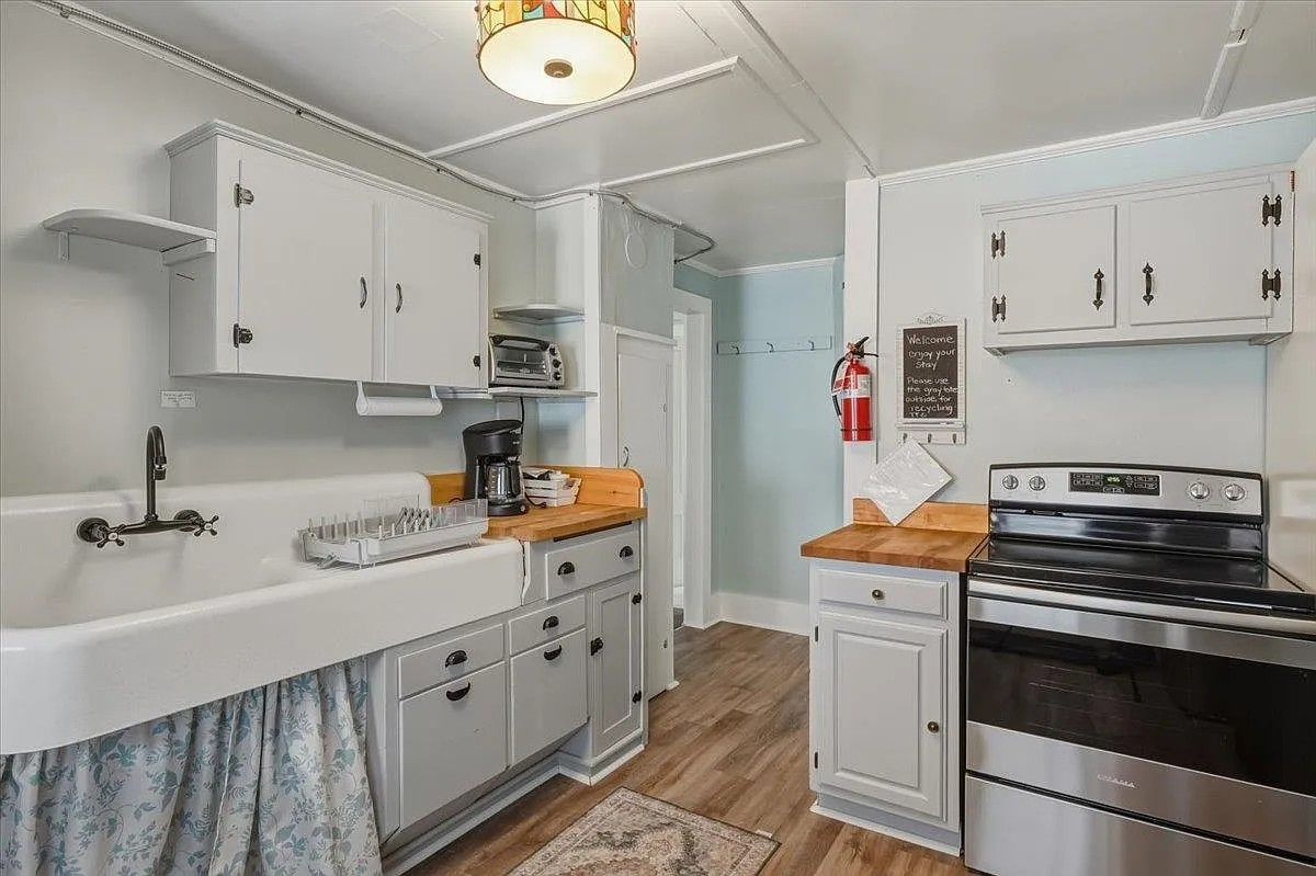 Downtown Johnson Apartment - Close to Copley, Vermont State University - Photo 9