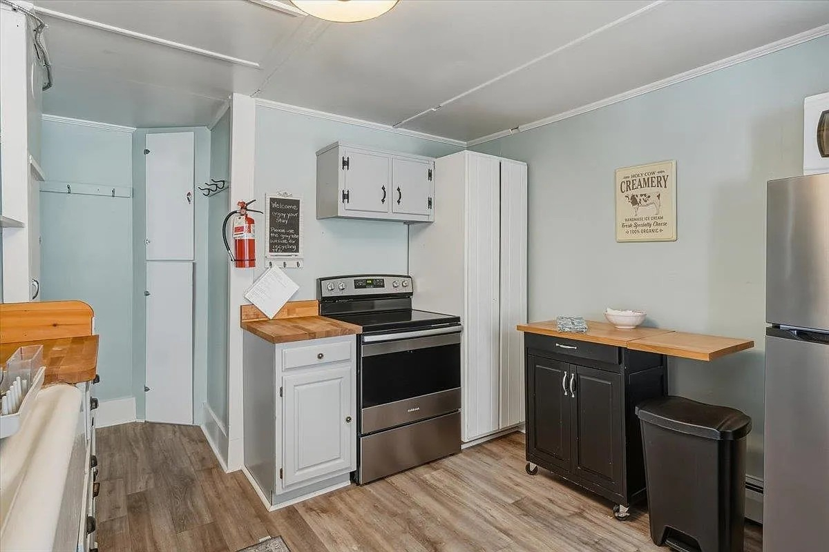 Downtown Johnson Apartment - Close to Copley, Vermont State University - Photo 11
