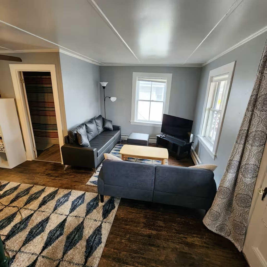 Downtown Johnson Apartment - Close to Copley, Vermont State University - Photo 7
