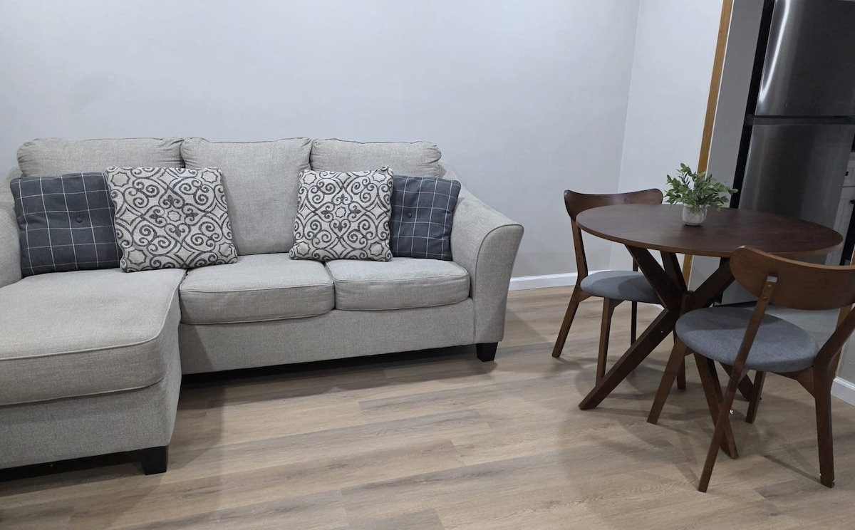 Comfortable, Modern 2BR Bronx,NYC Stay with Fast WiFi & Easy City Access - Photo 3