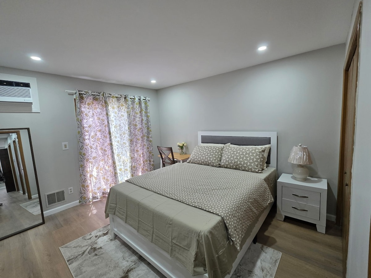 Comfortable, Modern 2BR Bronx,NYC Stay with Fast WiFi & Easy City Access - Photo 2