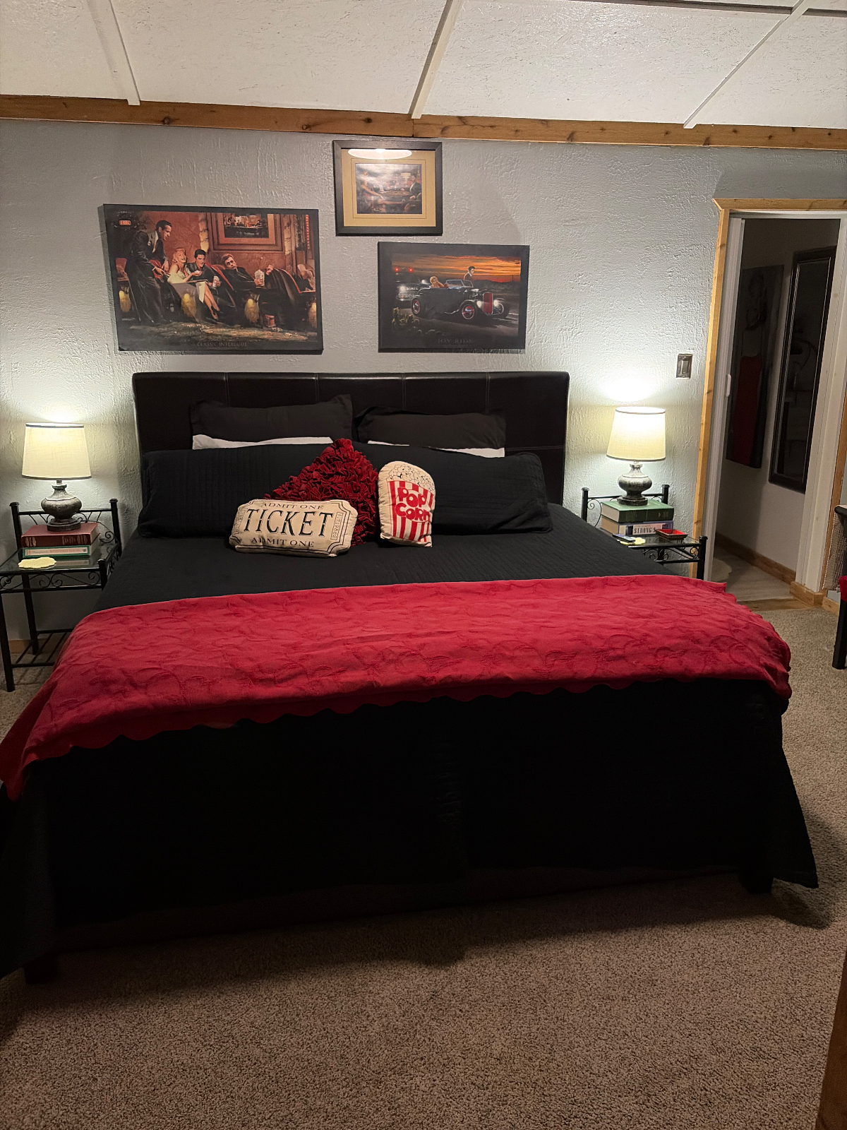 2 bedroom lodge with courtyard  and hot tub - Photo 11