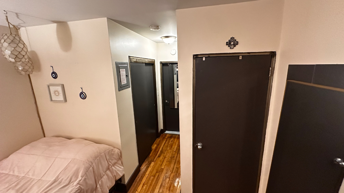 Furnished Studio Inquire Fall-Winter Deal!! - Photo 3