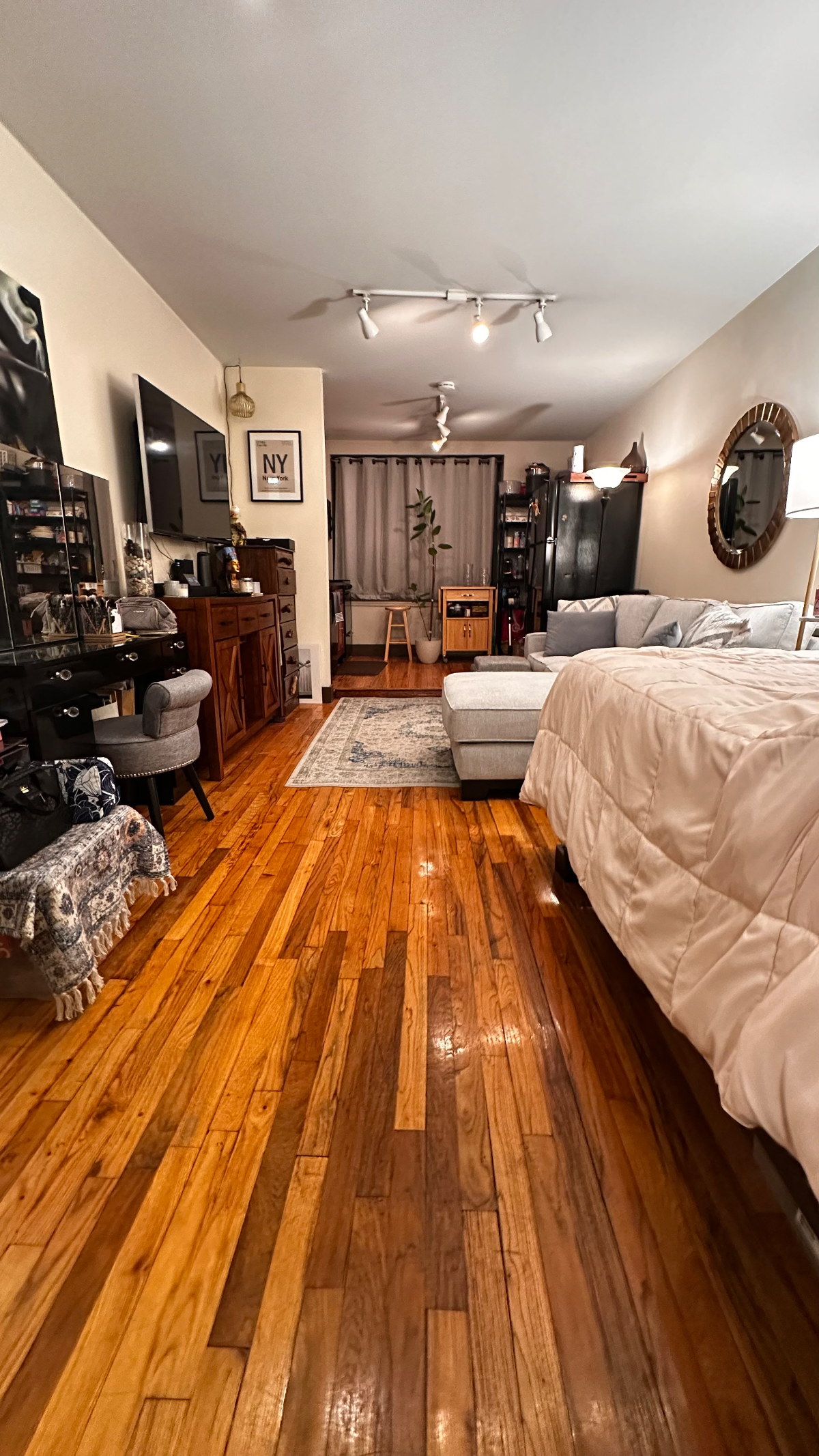 Furnished Studio Inquire Fall-Winter Deal!! - Photo 2
