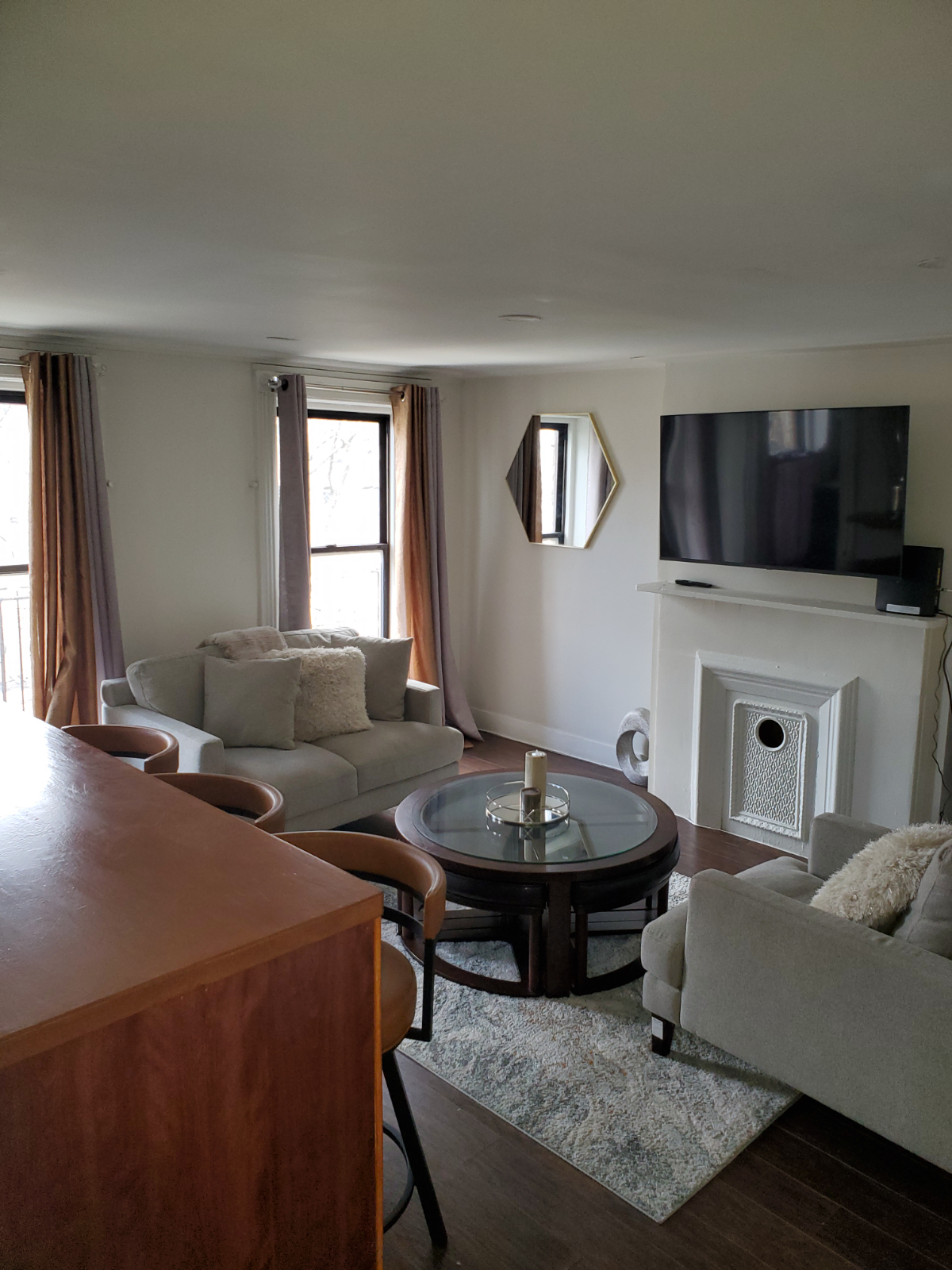Cozy 2 bedroom apartment on a tree-lined block - Photo 3