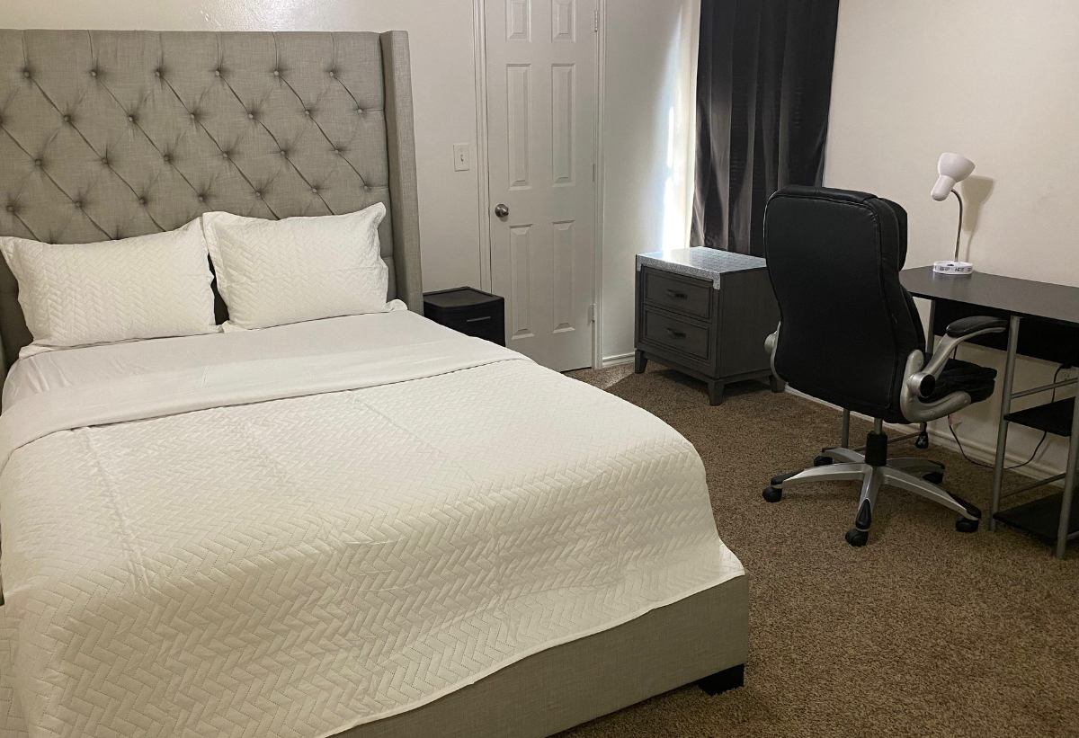 Spacious Furnished 3BR/3BA | Ideal for Traveling Professionals - Photo 6