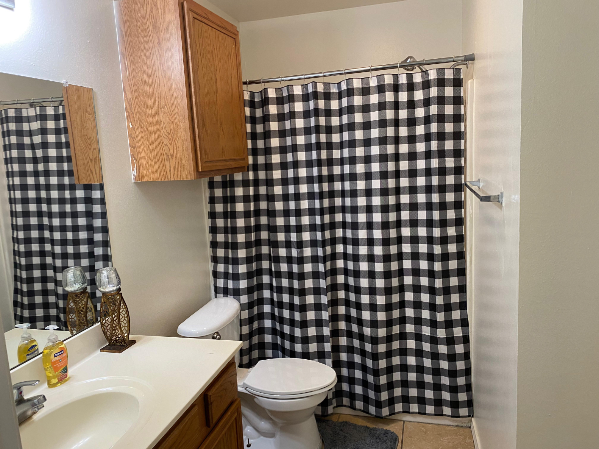 Spacious Furnished 3BR/3BA | Ideal for Traveling Professionals - Photo 8