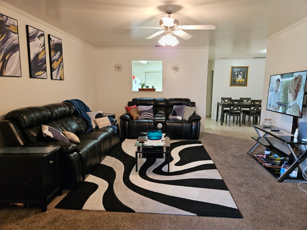 Spacious Furnished 3BR/3BA | Ideal for Traveling Professionals - Photo 2
