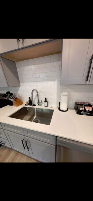 Upscale Medical District Flat  Nurse & Corporate Ready  Fast WiFi  W/D - Photo 2
