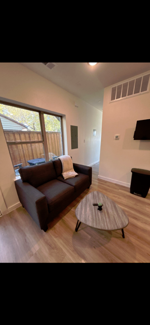 Upscale Medical District Flat  Nurse & Corporate Ready  Fast WiFi  W/D - Photo 4
