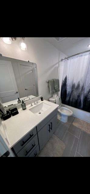 Upscale Medical District Flat  Nurse & Corporate Ready  Fast WiFi  W/D - Photo 5