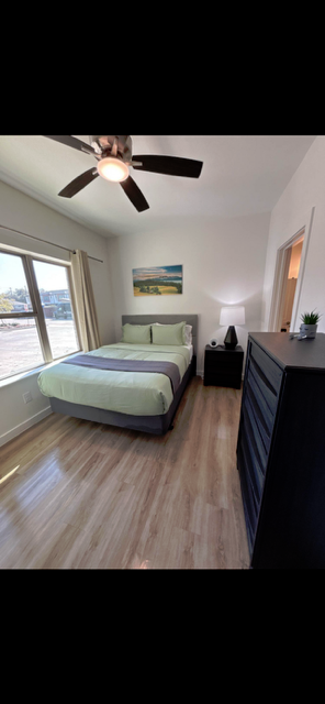 Upscale Medical District Flat  Nurse & Corporate Ready  Fast WiFi  W/D - Photo 7