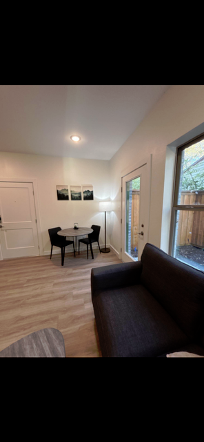 Upscale Medical District Flat  Nurse & Corporate Ready  Fast WiFi  W/D - Photo 8