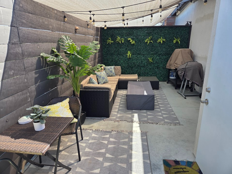 Luxury Studio with private patio, w/d - Photo 5