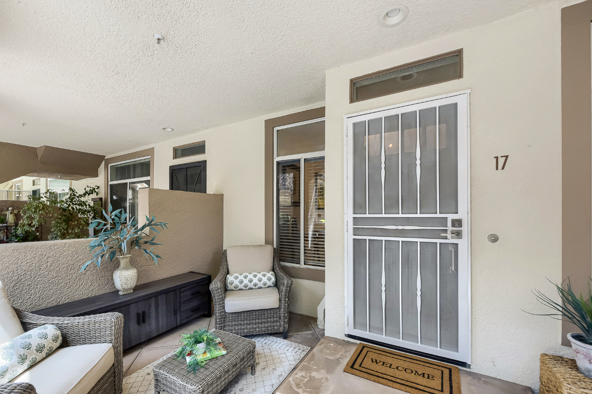 Coastal Luxury Townhouse in Carmel Valley San Diego in Gorgeous Neighborhood with Pool - Photo 4