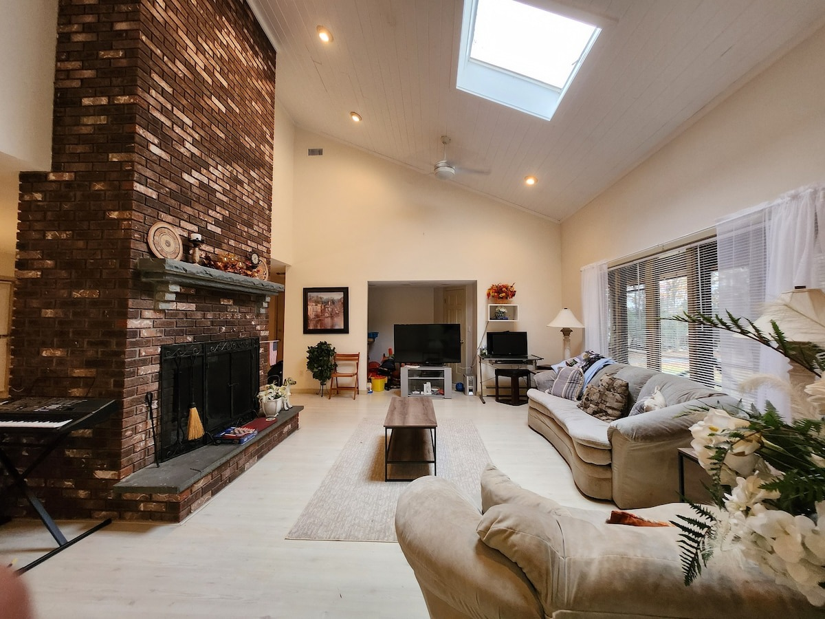 Eagles Nest Mansion on Furnished Finder - Scenic 3 Bedroom Furnished Home On 4 Acres With Fireplace, - Photo 2