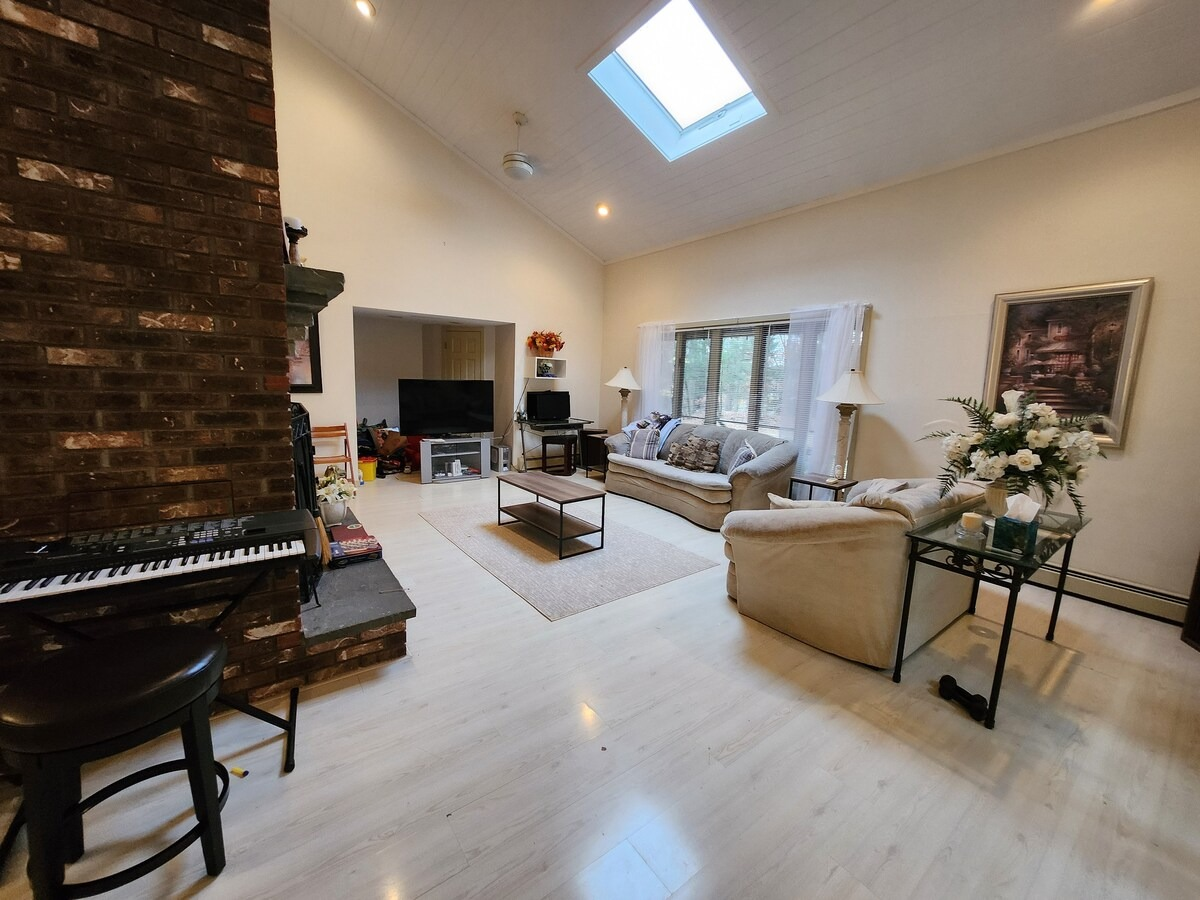 Eagles Nest Mansion on Furnished Finder - Scenic 3 Bedroom Furnished Home On 4 Acres With Fireplace, - Photo 4