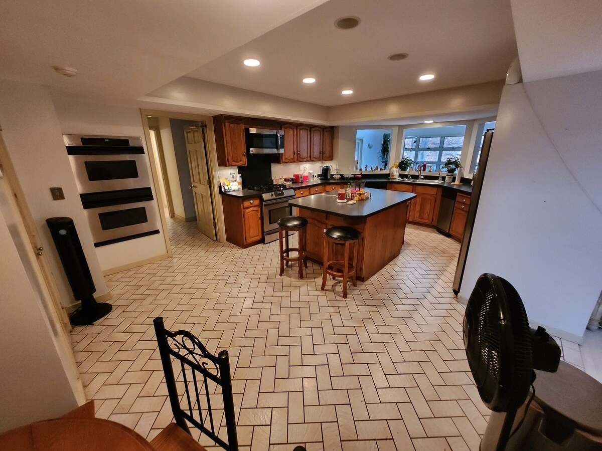 Eagles Nest Mansion on Furnished Finder - Scenic 3 Bedroom Furnished Home On 4 Acres With Fireplace, - Photo 7