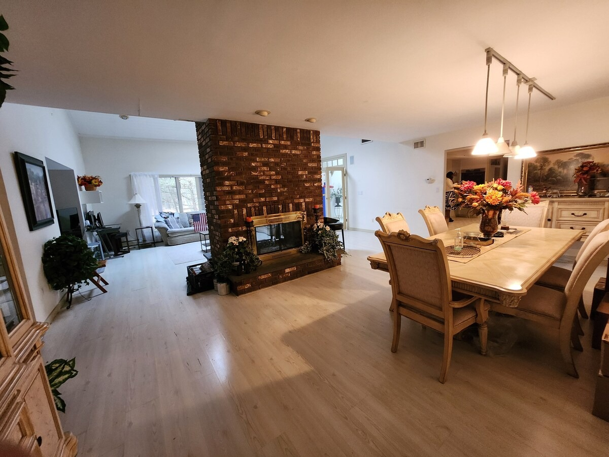 Eagles Nest Mansion on Furnished Finder - Scenic 3 Bedroom Furnished Home On 4 Acres With Fireplace, - Photo 10