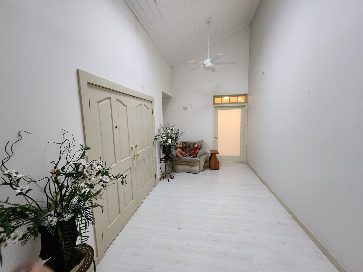 Eagles Nest Mansion on Furnished Finder - Scenic 3 Bedroom Furnished Home On 4 Acres With Fireplace, - Photo 12