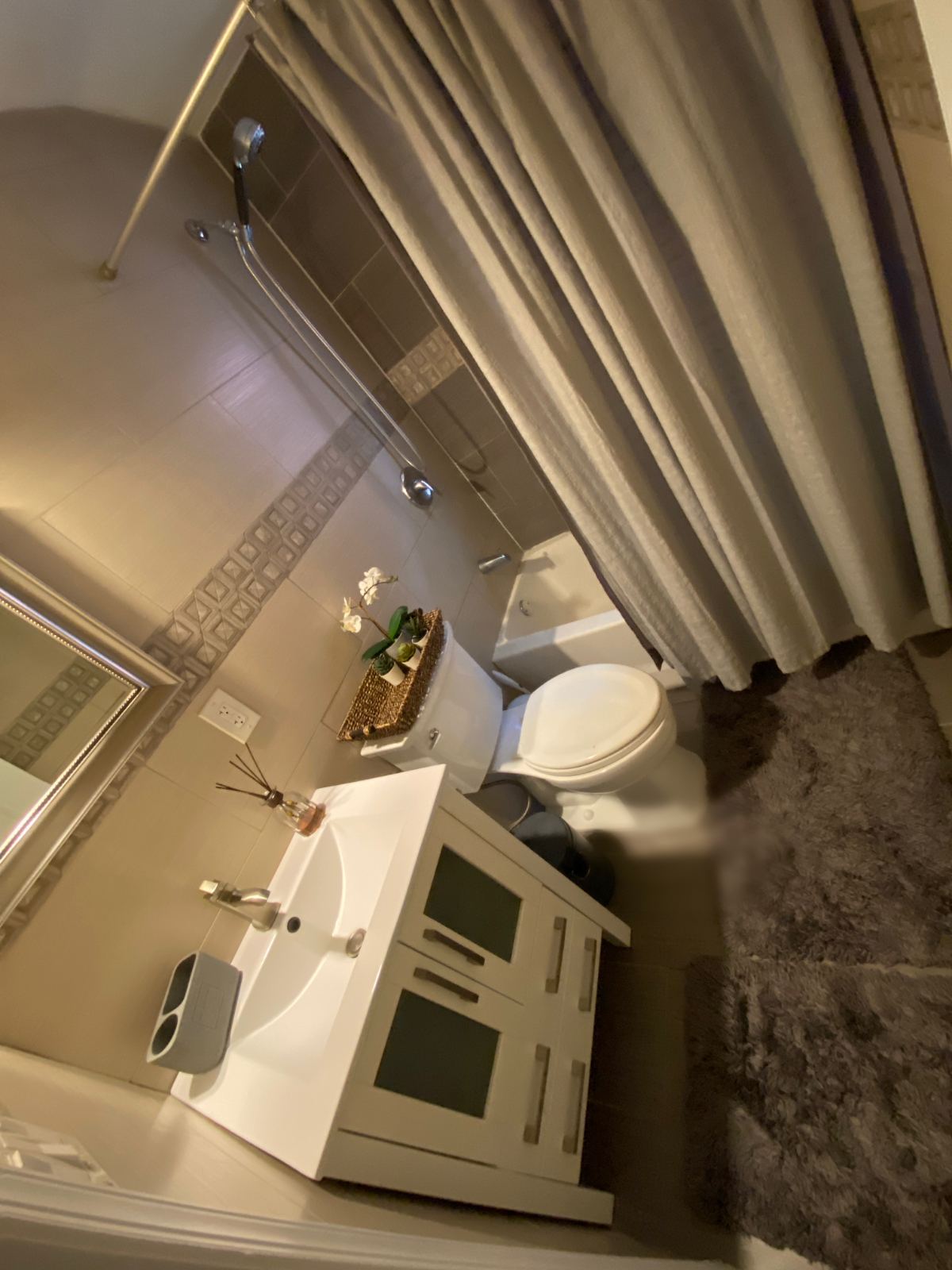 Clean Quiet Fully Furnished stay for traveling... - Photo 3