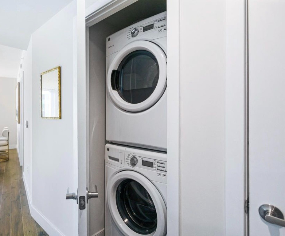 Bright NoMa Shared Condo -  one private bedroom with en-suite bath. Shared space includes: Balcony,  - Photo 10