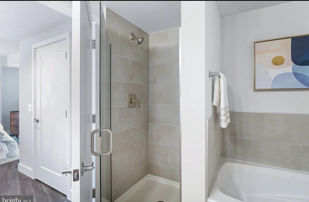 Bright NoMa Shared Condo -  one private bedroom with en-suite bath. Shared space includes: Balcony,  - Photo 8
