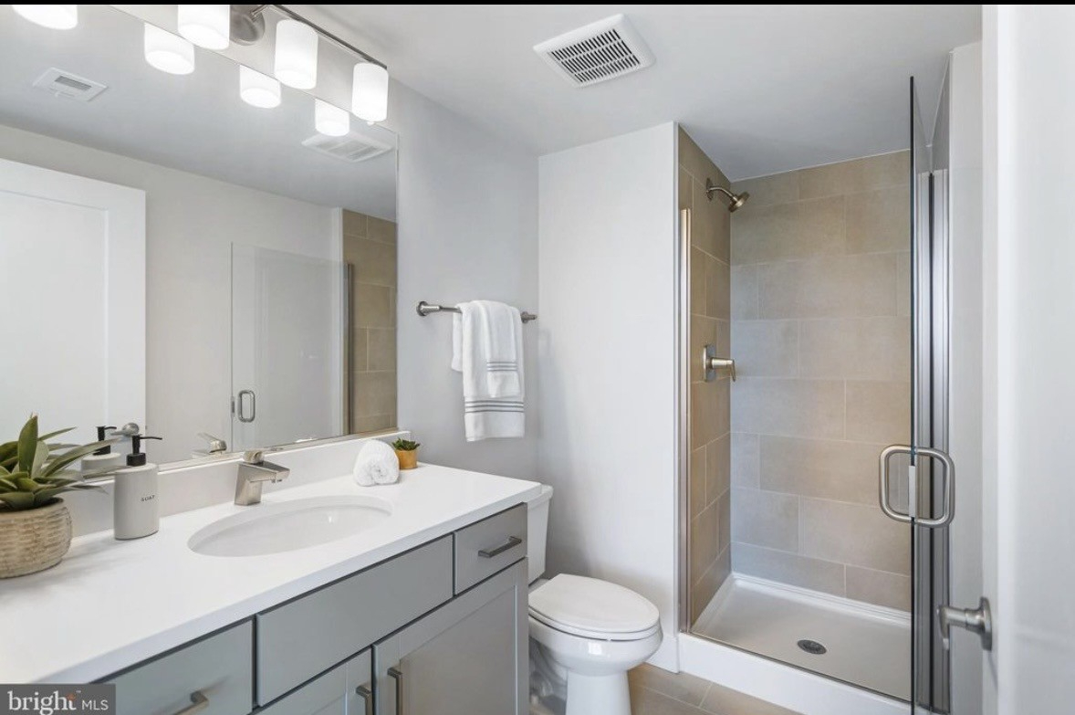 Bright NoMa Shared Condo -  one private bedroom with en-suite bath. Shared space includes: Balcony,  - Photo 9