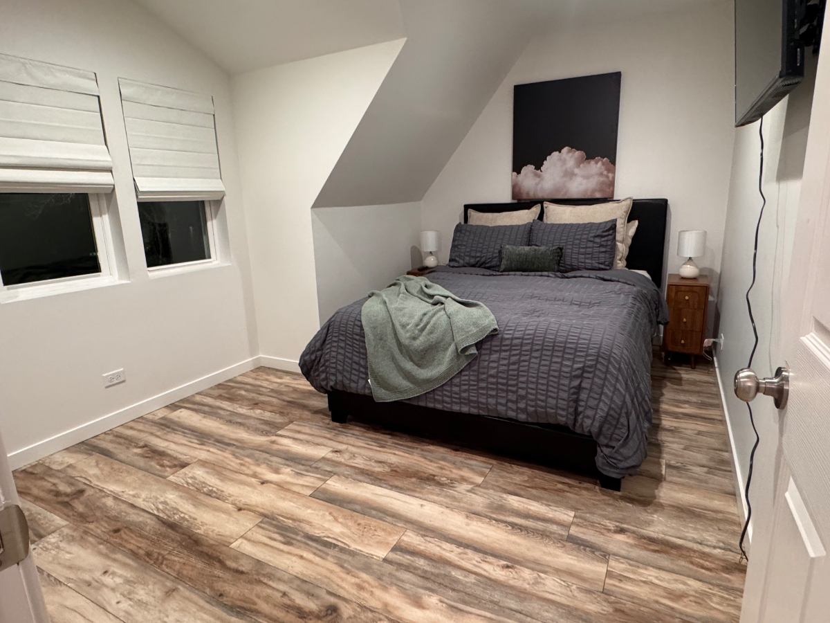 Designer 3BR Retreat I Fully Furnished, Modern & Move-In Ready - Photo 11