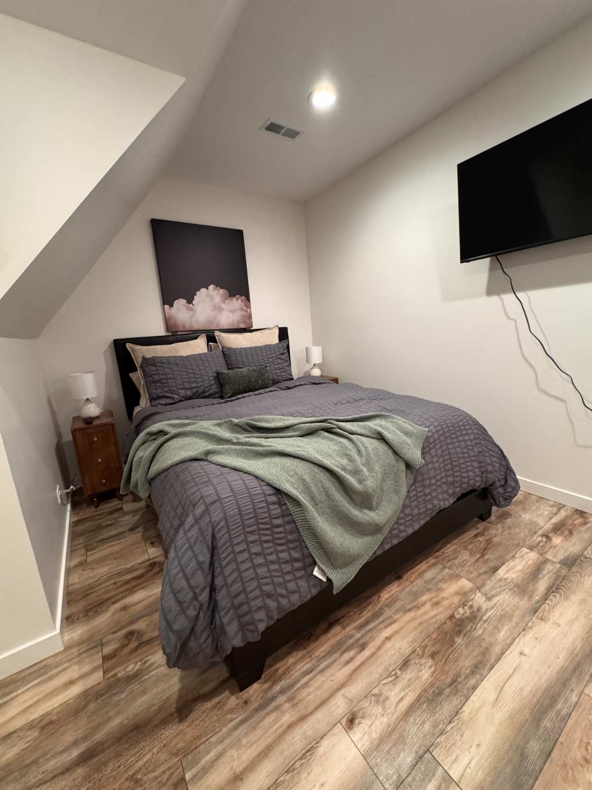 Designer 3BR Retreat I Fully Furnished, Modern & Move-In Ready - Photo 12