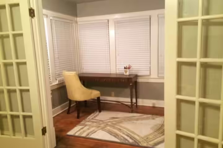 urban oasis in downtown farmhouse - Photo 7
