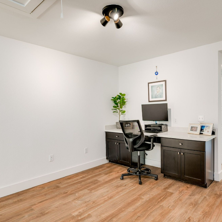 South Austin Furnished Private Bed/Bath, Office - Photo 3