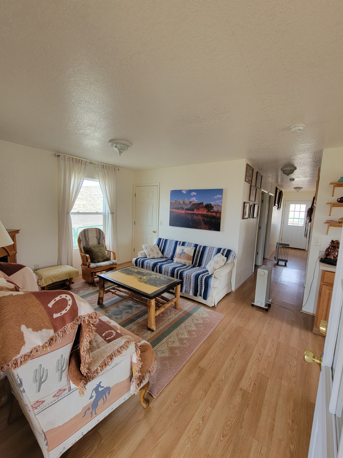 Peaceful Rural Retreat With Scenic Views And Spacious Fenced Yard - Photo 2