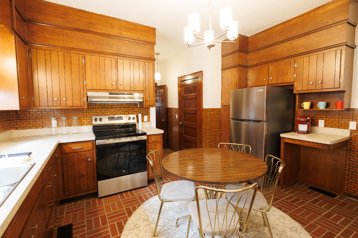 Charming Fully Furnished Home Near Capitol & Area Hospitals I 3-Bedroom with Office I All Utilities  - Photo 7