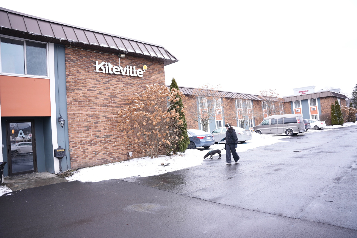 Kiteville Owego - Comfortable Studio Apartments with Flexible Living - Photo 3