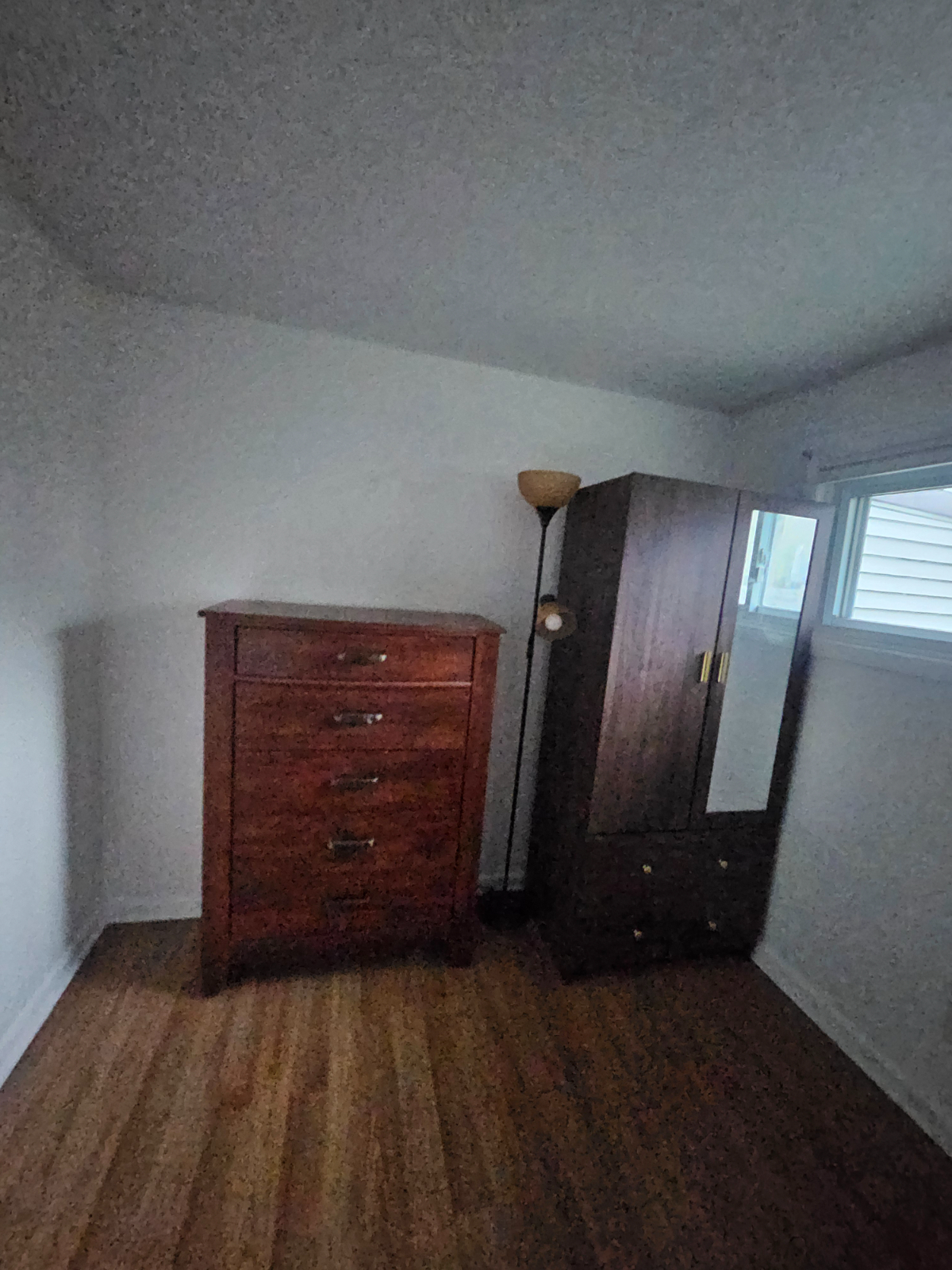 Cozy Budget Stay in Glenville, NY - Photo 6
